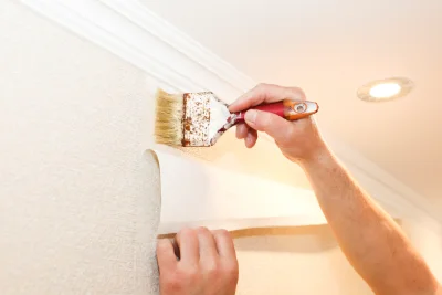 Pose de papier peint à Betchat — revêtements muraux et toiles de verre